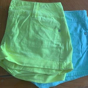 Juniors shorts bundle sz 9 juniors fits sz 5 or sz 27-28 womens
